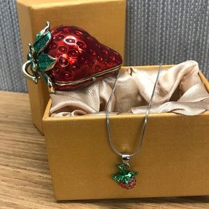 Super Cute Vintage Strawberry Magnetic Close Box With Strawberry Necklace